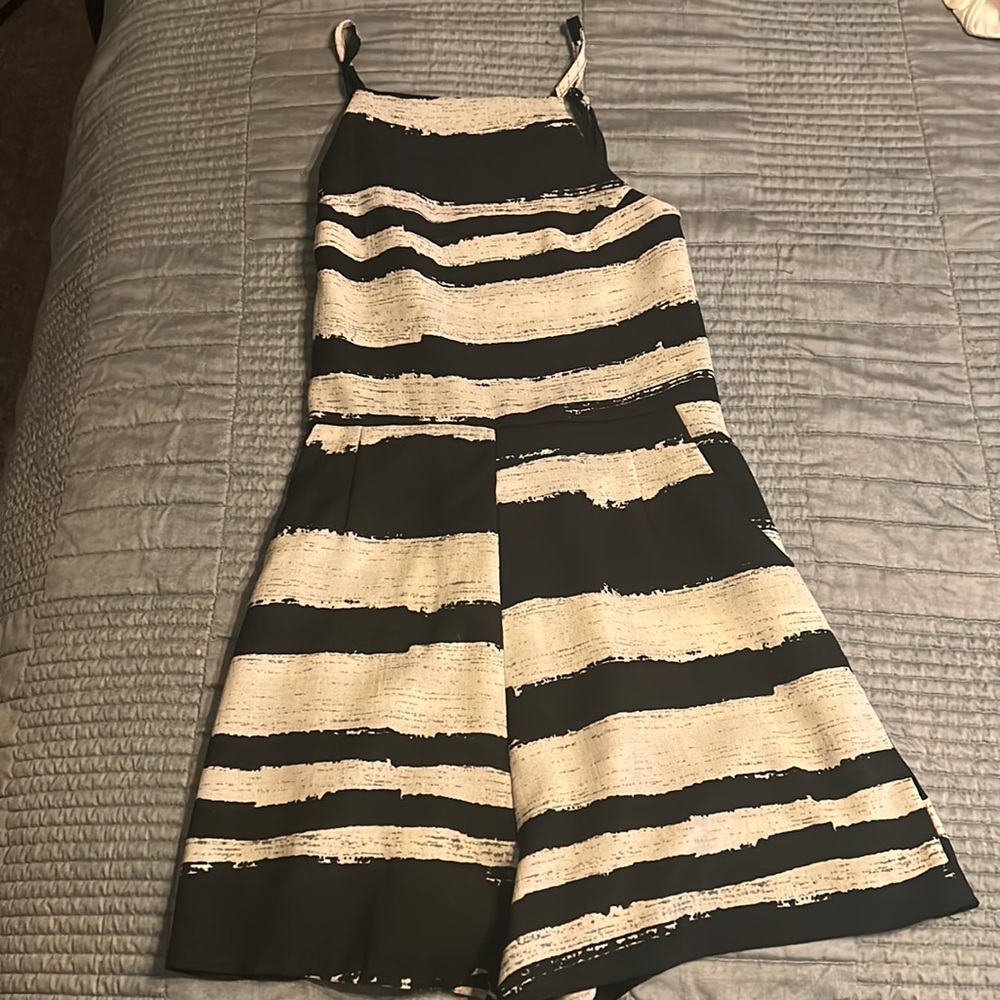 Madison Square Romper in black and white